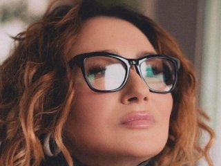 Олена Мозгова поскаржилася на сильний біль у спині й розкрила причину: 