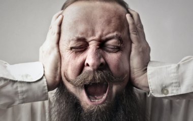 Чоловік 20 років відрощував бороду, а потім раптово збрив її: фото приголомшили Мережу