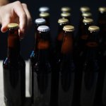 Ученые рассказали, с каким весом пить алкоголь опаснее всего