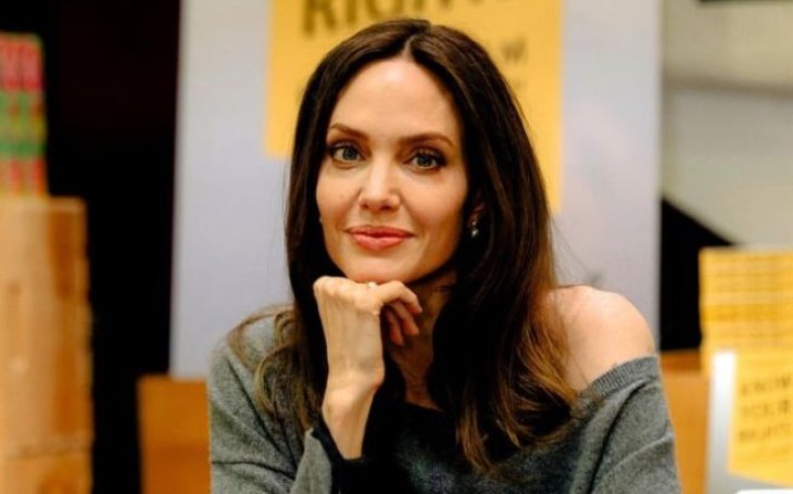Анджелина Джоли намекнула, что хочет навсегда бросить актерскую карьеру: при чем здесь Брэд Питт