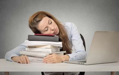 Невиспані люди можуть заразити близьких самотністю