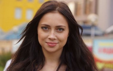 Настасья Самбурская считает свою жизнь безумной