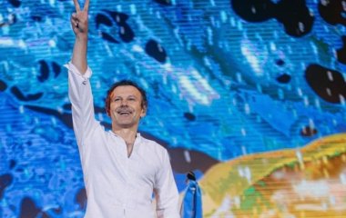 СМИ  узнали как зовут и кто новая девушка  Вакарчука, которая родила ему сына