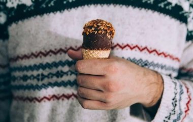 Медики объяснили, как правильно заедать стресс