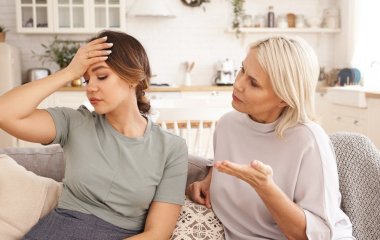 Чому діти відвертаються від своїх матерів: чотири найголовніші причини