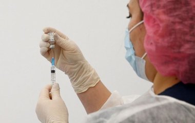 Лікар розповів про вплив температури після щеплення на імунітет