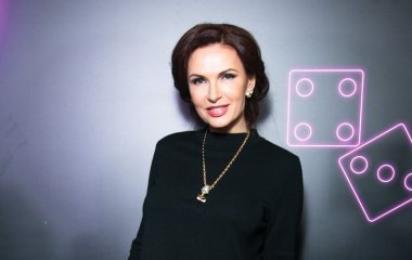 По стопам Волочковой: Эвелину Блёданс раскритиковали за полностью обнаженное фото из бани