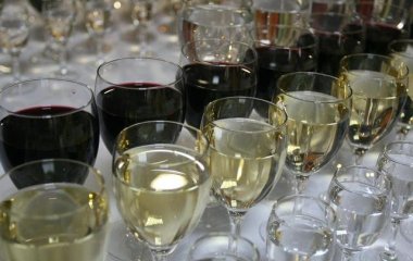 Лікарі розповіли про небезпеку дитячого шампанського