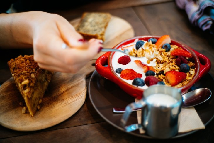 Список вас удивит: нутрициолог назвала 3 завтрака, от которых стоит отказаться