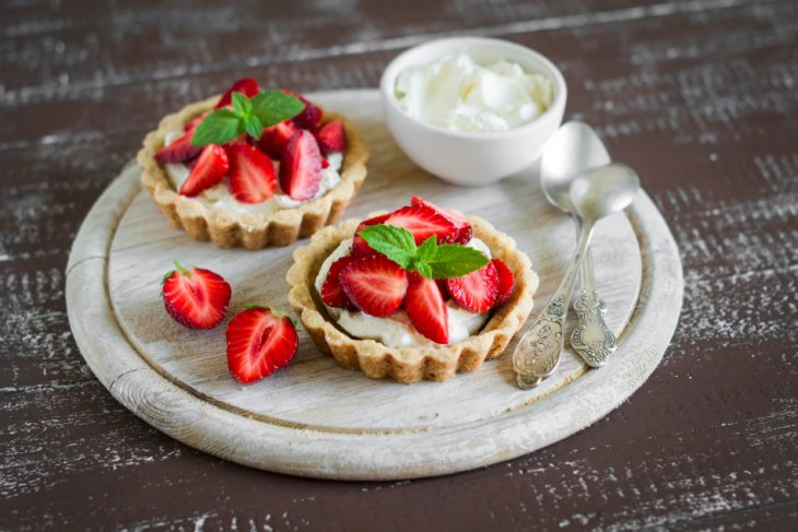 Корзинки из песочного теста со сладкой начинкой