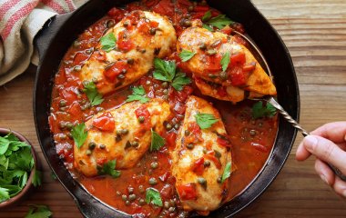 Медики назвали наиболее вредную часть курицы для здоровья человека