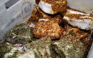 Лікар-дієтолог розповів, як правильно харчуватися на самоізоляції.