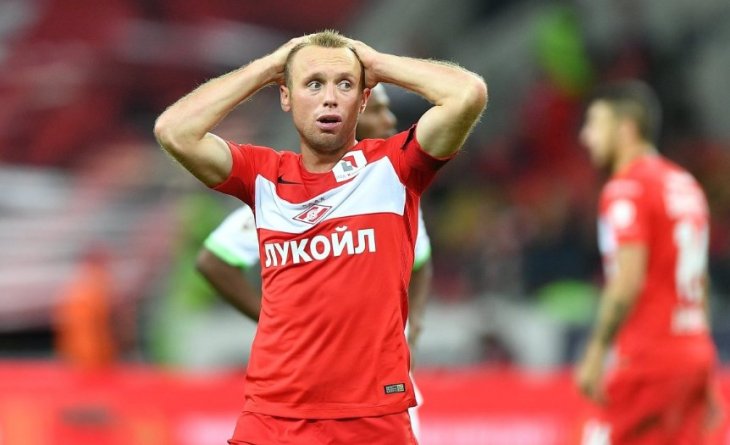 Денис Глушаков развелся с женой