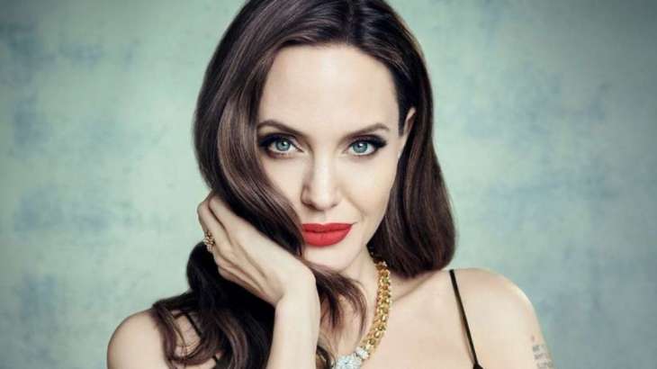 Джоли снова подала в суд на Брэда Питта: в чем причина  