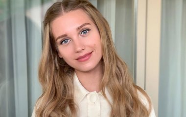 Кристина Асмус кардинально сменила имидж и похвасталась акробатическим талантом