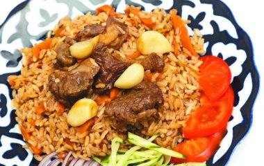 Как сделать вкусный плов со свининой? Пошаговый рецепт приготовления классического плова на сковороде и в казане