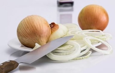 Цибуля не така проста: кому вона протипоказана