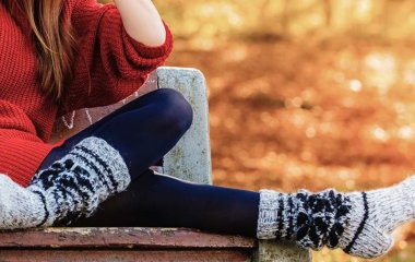 Лікар розвіяла міф про небезпеку відмови від колготок у холоди