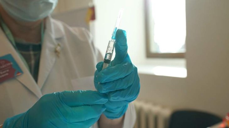Імунолог оцінив вплив вакцинації на пік захворюваності на «Омікроном»