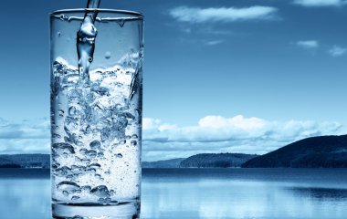 Ендокринолог спростувала міф про добову норму споживання води
