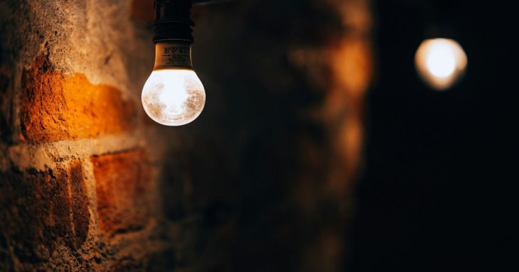 Жінка купила будинок 1923 року і в першу ніч виявила моторошну знахідку в підвалі — що це було