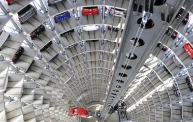Звичайне паркування в Китаї, але на це можна дивитися годинами