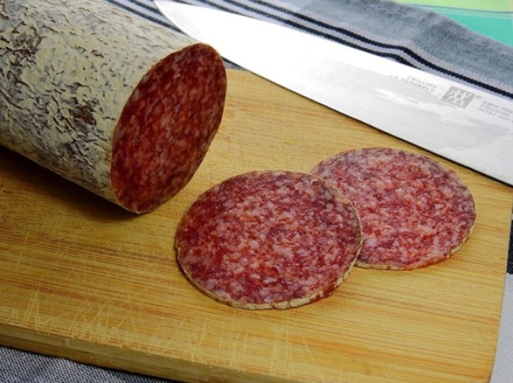 Названо популярний продукт, який підвищує ризик раку шлунка