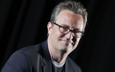 Бывшая девушка Мэттью Перри предположила причину смерти 54-летнего актера: 