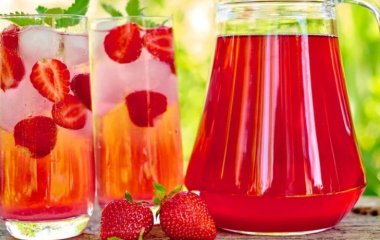 Рецепт компота из клубники на зиму на трехлитровую банку