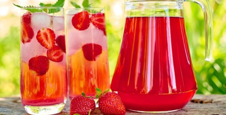 Рецепт компота из клубники на зиму на трехлитровую банку