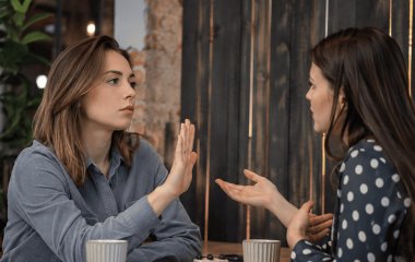 Ці запитання змушують виправдовуватися: на них не можна відповідати — поради психологів