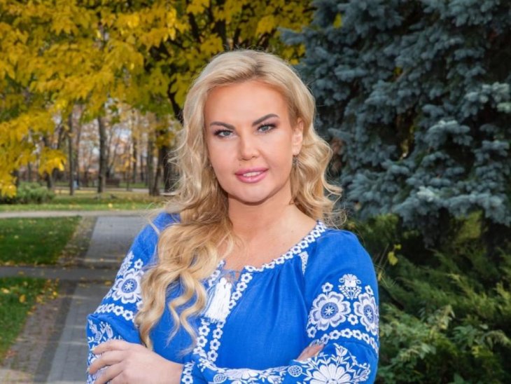 Камалия показала редкие кадры с дочерьми, которых забрала из Лондона от экс-мужа