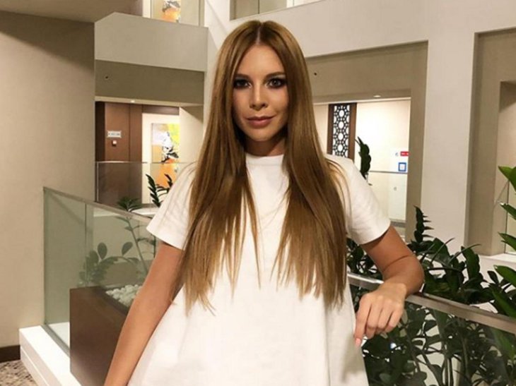 Наталья Подольская сделала сексуальный рекламный снимок, показав трусики