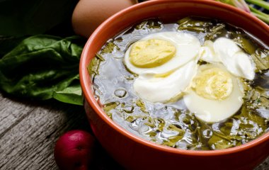 Зелений борщ зі щавлем: класичний український рецепт