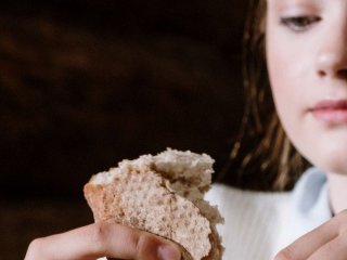 Коли починається і закінчується Успенський піст 2026 року: точні дати, що можна їсти та все, що потрібно знати про Спасівку