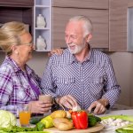 Доктор назвал 4 основных правила питания для пожилых людей