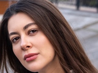 Раміна Есхакзай після заручин з військовим розповіла про їхні зустрічі та на що йде заради кохання