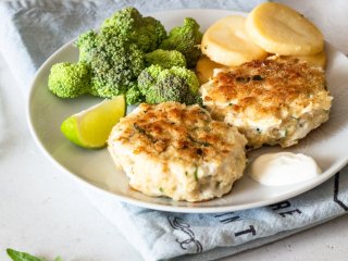 20 мин и блюдо готово: вкусные котлеты из картофеля, зелени и рыбы
