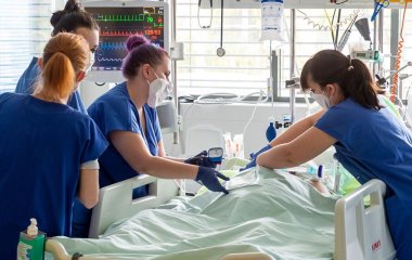 Дієтологи перерахували найкорисніші продукти для хворих на коронавірус.