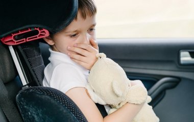 Обдури мозок: Названі способи впоратися з заколисуванням у машині