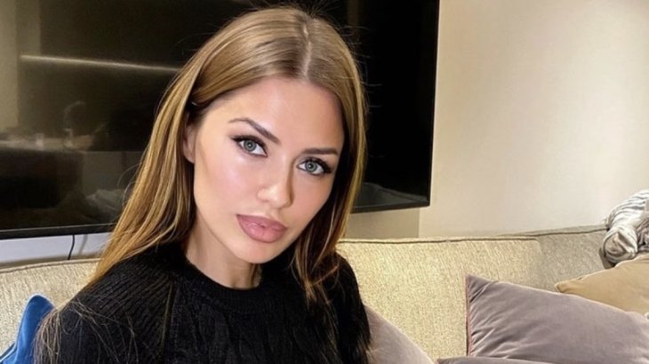 Целлюлит все испортил: Боня сверкнула ягодицами в растяжках