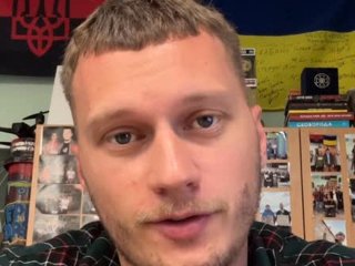 Зірковий учитель Руслан Ігорович уперше став батьком та замилував фото новонародженого сина