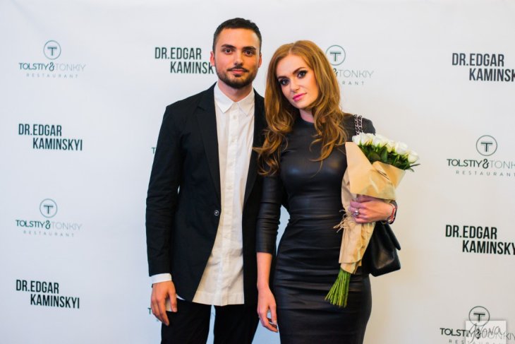 Слава Каминская с мужем продемонстрировали family look