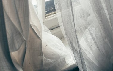 Як повернути тюлю колишню свіжість: простий метод без магазинної хімії