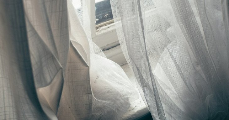 Як повернути тюлю колишню свіжість: простий метод без магазинної хімії