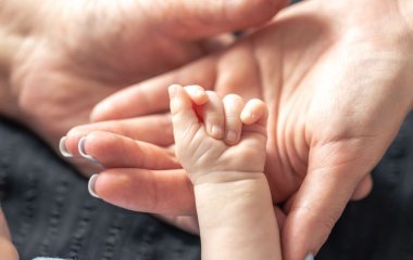 Батьки приголомшені: новонароджена дівчинка 