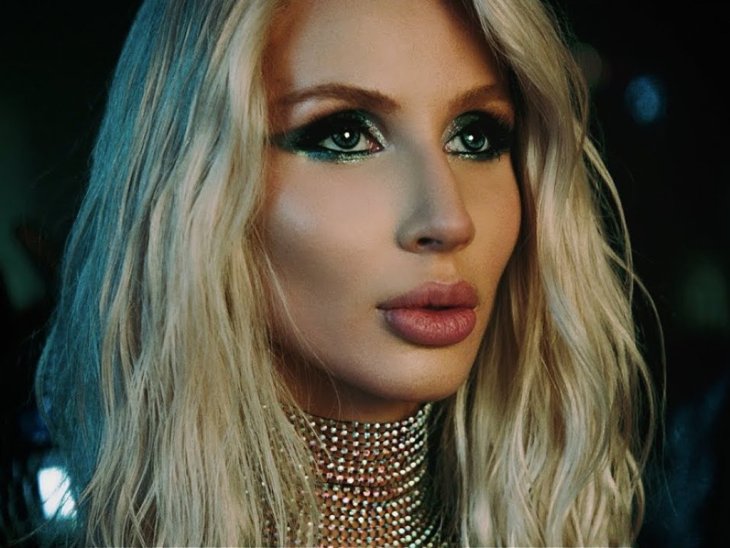 Светлана Лобода прогулялась по Киеву в стильном образе