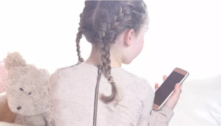 Лікар розповів, як захистити дітей від негативного впливу гаджетів