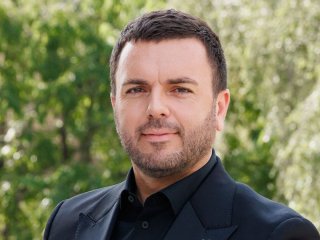 Григорій Решетник вперше за тривалий час замилував фото з батьками та щемко звернувся до тата