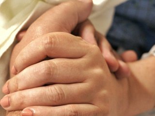 Що відчувають і бачать люди перед смертю: розповідь медсестри хоспісу